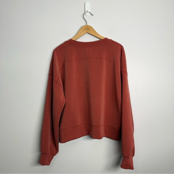 Lululemon Perfectly Oversized Cropped Crew Softstreme Cayenne Size 10 PTP 28” - Picture 2 of 4